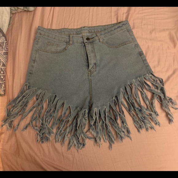 Never Worn Distressed Shorts - Picture 2 of 3